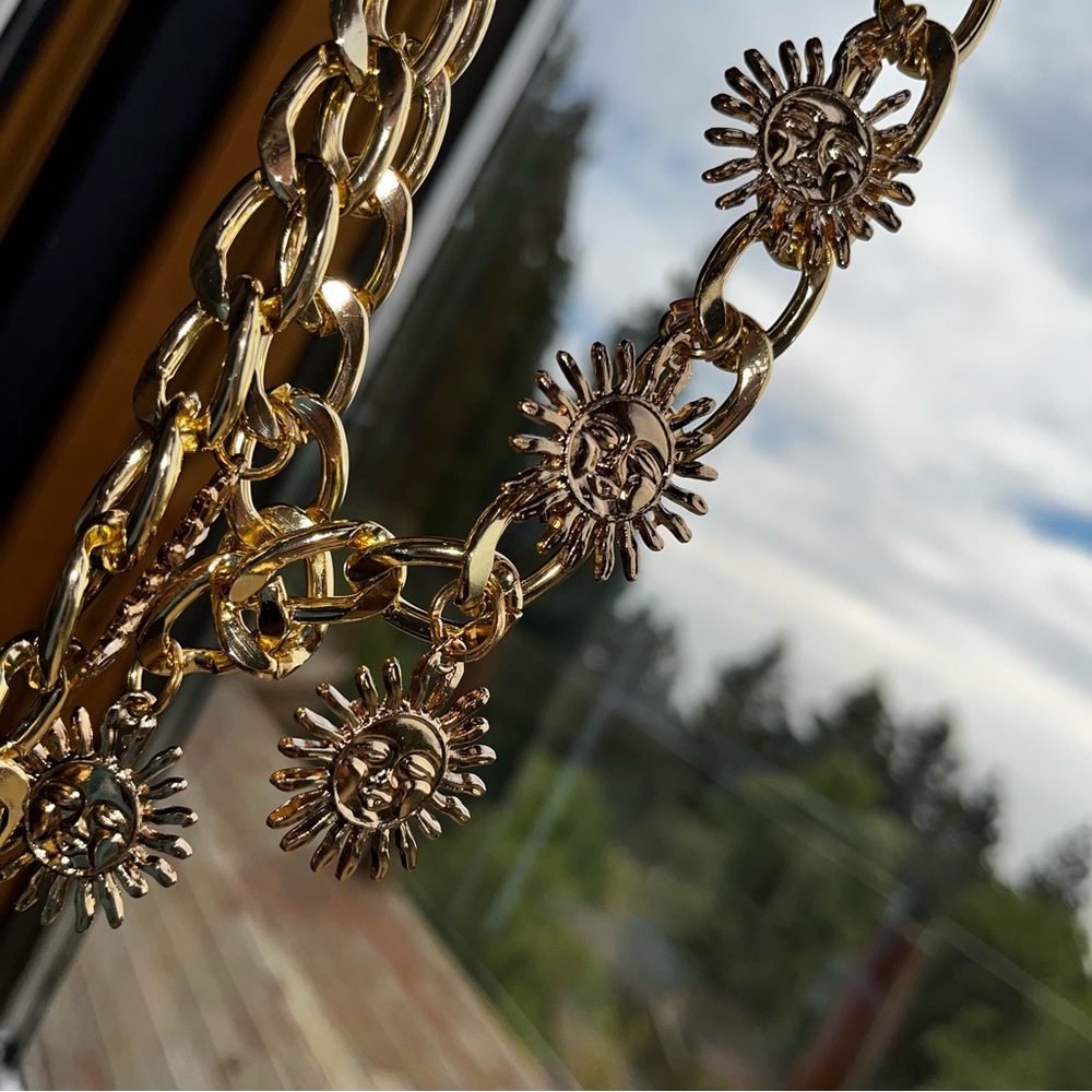 🌞 Sun Gold Chain Belt - Picture 4 of 7